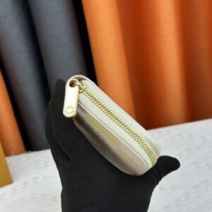 【AT13543】ルイ・ヴィトン ダミエシリーズのクラシックな柄が特徴のグラデーションカラー財布 | LV