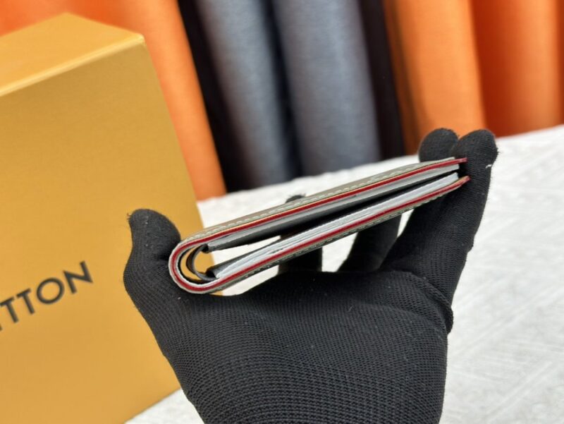 【AT13545】ルイ・ヴィトンBrazzaシリーズ 財布: デジタル時代のラグジュアリーファッションを牽引する | Louis Vuitton Malletier