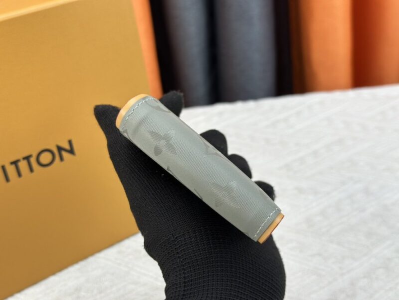 【AT13545】ルイ・ヴィトンBrazzaシリーズ 財布: デジタル時代のラグジュアリーファッションを牽引する | Louis Vuitton Malletier