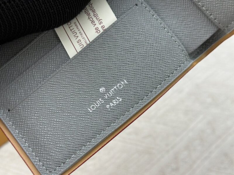 【AT13545】ルイ・ヴィトンBrazzaシリーズ 財布: デジタル時代のラグジュアリーファッションを牽引する | Louis Vuitton Malletier