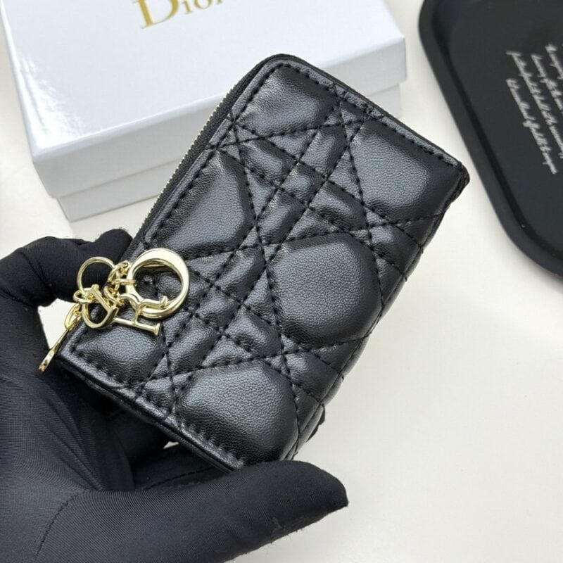 【AT13552】ディオールのクラシックなチェック柄財布 - 優雅なヤギ革製品、精巧な金属リング、使いやすいジッパーデザイン | Dior