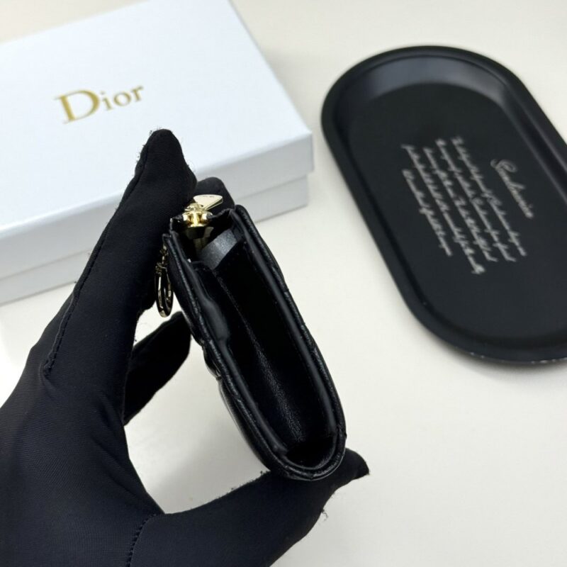 【AT13552】ディオールのクラシックなチェック柄財布 - 優雅なヤギ革製品、精巧な金属リング、使いやすいジッパーデザイン | Dior