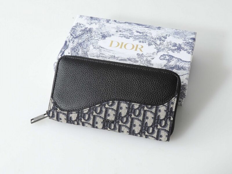 【AT13898】ディオールのオブリークプリントグレインレザーウォレット、上質なラグジュアリー感を演出 | Dior
