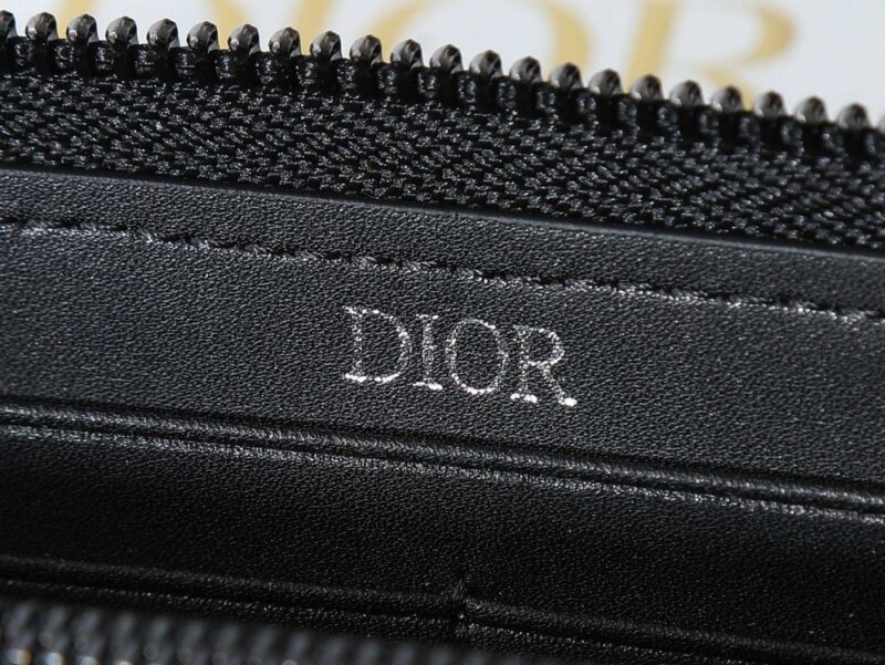 【AT13899】ディオールの豪華なロングウォレット - エレガントでファッショナブルなアクセサリー | Christian Dior