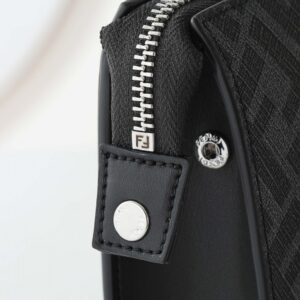 【AT13906】FENDI（フェンディ）クラッチバッグ - 高品質なデザインと機能性を兼ね備えたラグジュアリーバッグ | Fendi Roma