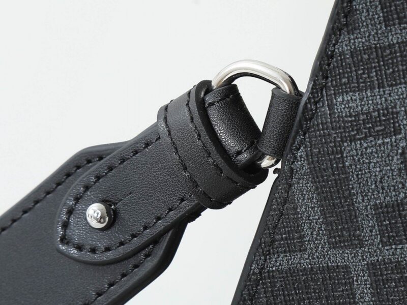 【AT13906】FENDI（フェンディ）クラッチバッグ - 高品質なデザインと機能性を兼ね備えたラグジュアリーバッグ | Fendi Roma