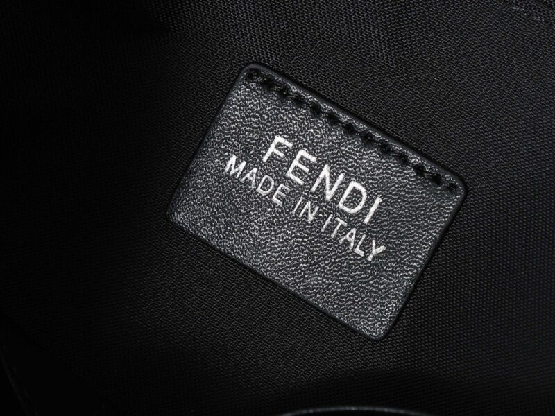 【AT13906】FENDI（フェンディ）クラッチバッグ - 高品質なデザインと機能性を兼ね備えたラグジュアリーバッグ | Fendi Roma
