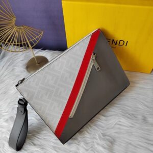 【AT13908】フェンディFendiのクラシックなクラッチバッグ - エレガントでモダンなデザイン | Fendi Roma