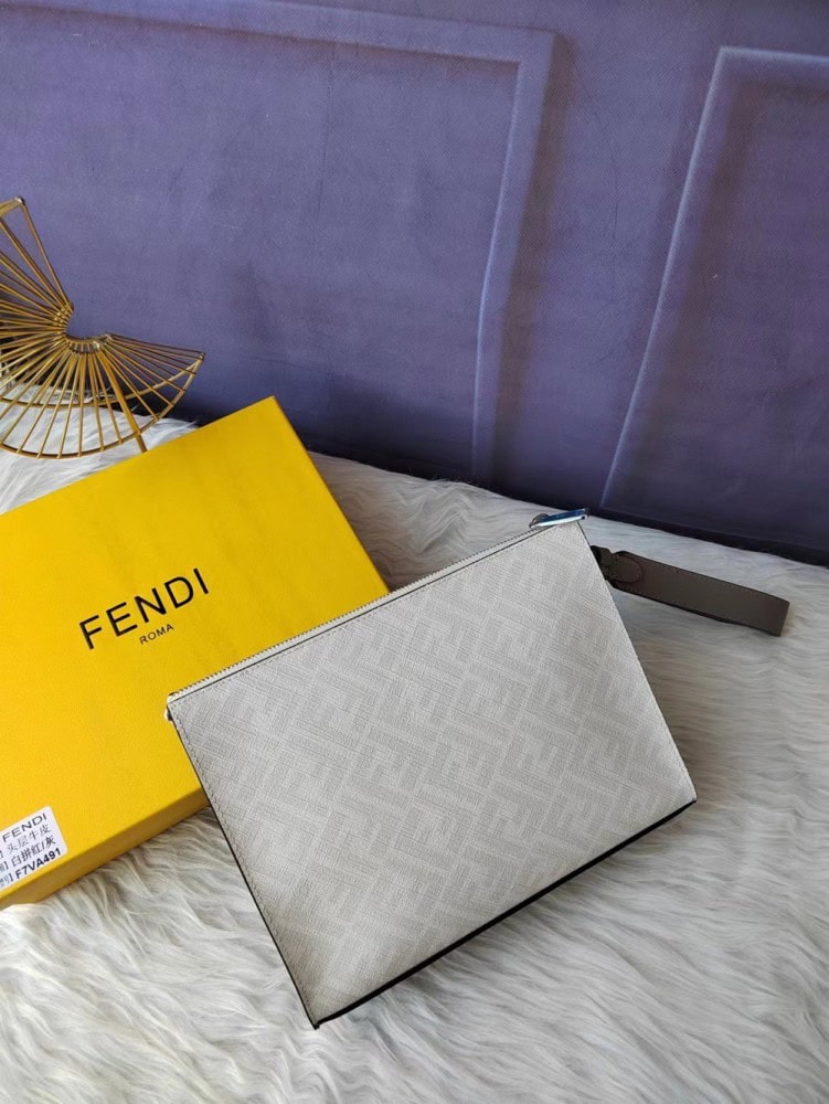【AT13908】フェンディFendiのクラシックなクラッチバッグ - エレガントでモダンなデザイン | Fendi Roma