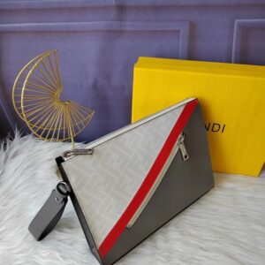 【AT13908】フェンディFendiのクラシックなクラッチバッグ - エレガントでモダンなデザイン | Fendi Roma