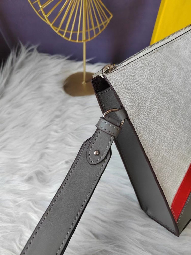【AT13908】フェンディFendiのクラシックなクラッチバッグ - エレガントでモダンなデザイン | Fendi Roma