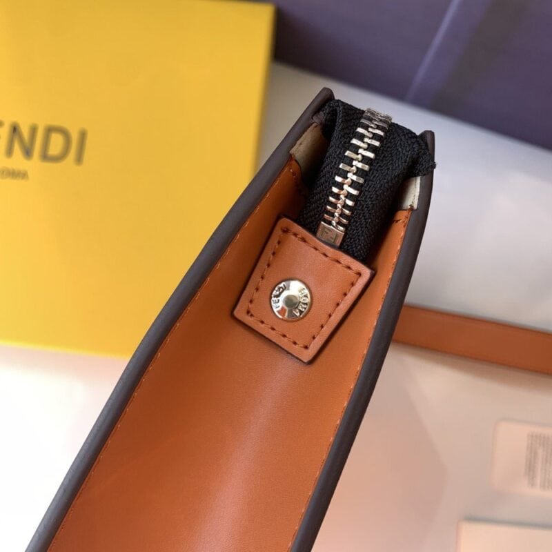 【AT13910】フェンディ ローマ ブラウンレザークラッチバッグ | Fendi Roma