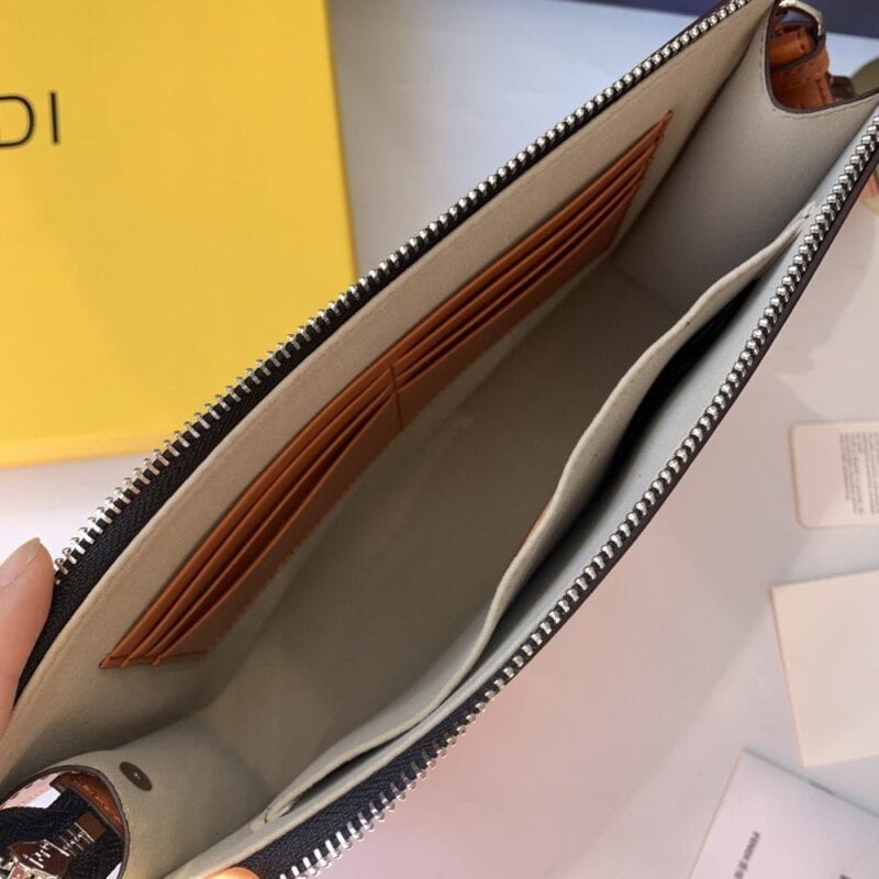 【AT13910】フェンディ ローマ ブラウンレザークラッチバッグ | Fendi Roma