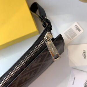 【AT13911】Fendi（フェンディ）のジオメトリックパッチワークデザイン ハンドバッグ - 上品な贅沢と都会の魅力を演出 | Fendi