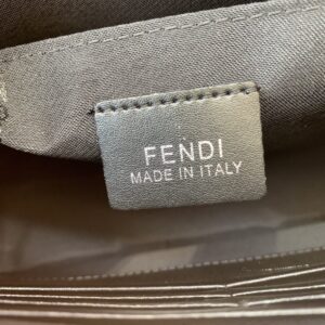 【AT13911】Fendi（フェンディ）のジオメトリックパッチワークデザイン ハンドバッグ - 上品な贅沢と都会の魅力を演出 | Fendi