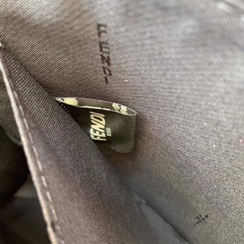 【AT13911】Fendi（フェンディ）のジオメトリックパッチワークデザイン ハンドバッグ - 上品な贅沢と都会の魅力を演出 | Fendi