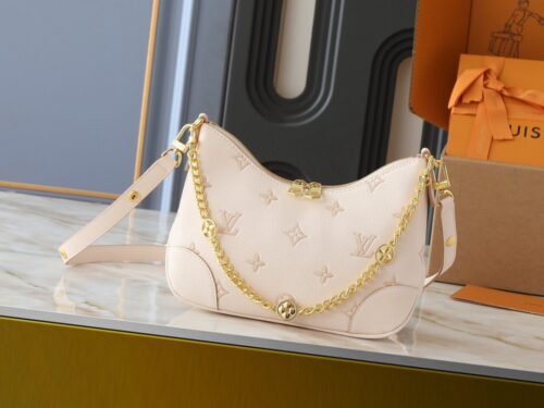 【AT13913】ルイ・ヴィトン（Louis Vuitton）のミルク色モノグラム型押し牛革ブローニュハンドバッグ | Louis Vuitton Malletier