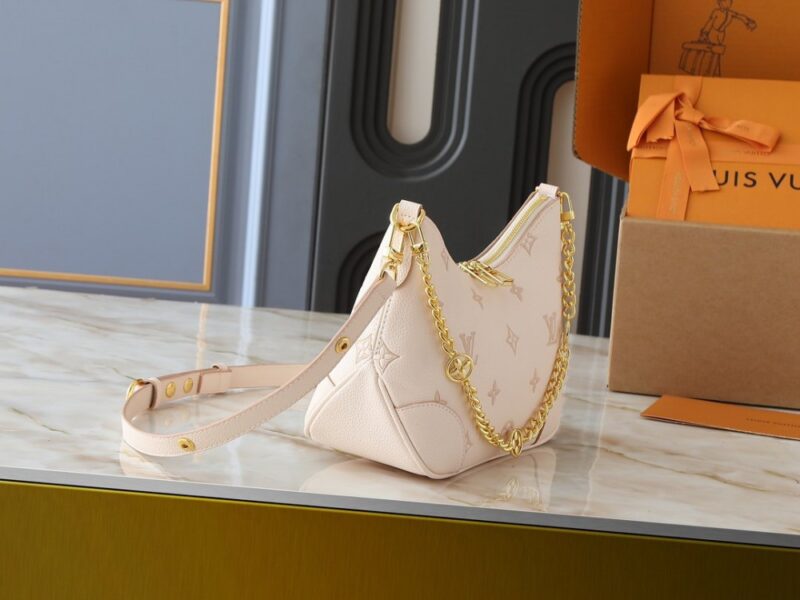 【AT13913】ルイ・ヴィトン（Louis Vuitton）のミルク色モノグラム型押し牛革ブローニュハンドバッグ | Louis Vuitton Malletier