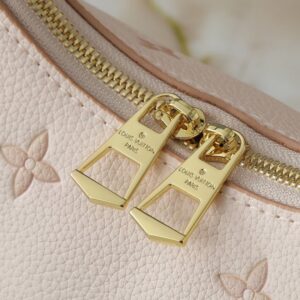 【AT13913】ルイ・ヴィトン（Louis Vuitton）のミルク色モノグラム型押し牛革ブローニュハンドバッグ | Louis Vuitton Malletier