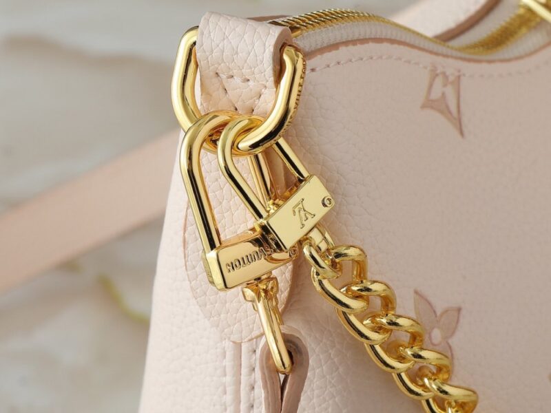 【AT13913】ルイ・ヴィトン（Louis Vuitton）のミルク色モノグラム型押し牛革ブローニュハンドバッグ | Louis Vuitton Malletier