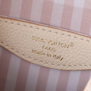 【AT13913】ルイ・ヴィトン（Louis Vuitton）のミルク色モノグラム型押し牛革ブローニュハンドバッグ | Louis Vuitton Malletier