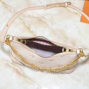 【AT13913】ルイ・ヴィトン（Louis Vuitton）のミルク色モノグラム型押し牛革ブローニュハンドバッグ | Louis Vuitton Malletier