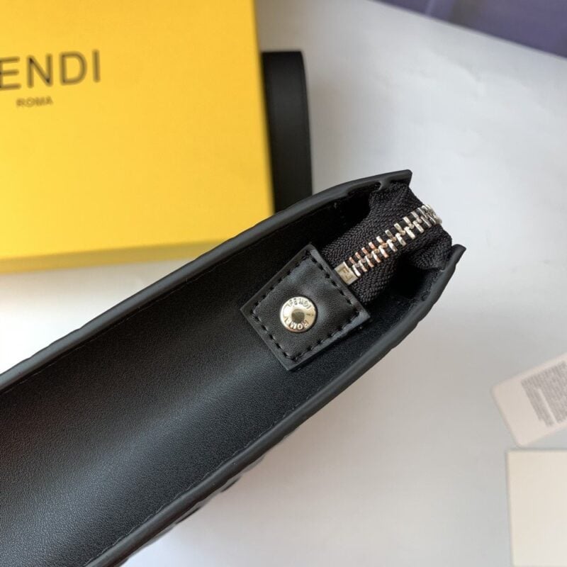 【AT13914】フェンディエレガントなナッパレザークラッチバッグ、都会のエリートスタイルを象徴する | Fendi