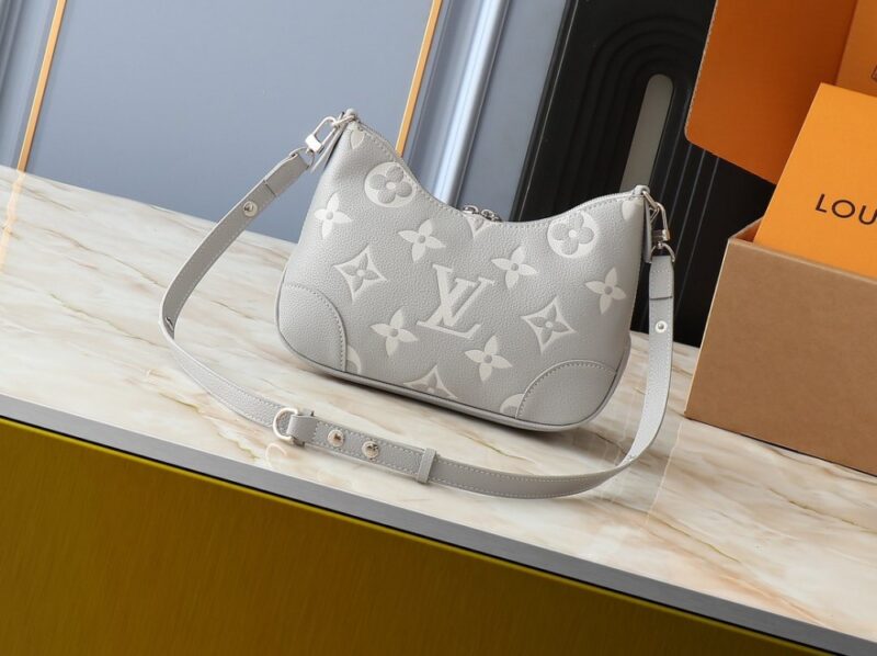 【AT13915】Louis Vuitton モノグラム型押し牛革ボローニュハンドバッグ 🌟✨ ラグジュアリーな都会女性のための必須アイテム | Louis Vuitton Paris