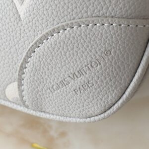 【AT13915】Louis Vuitton モノグラム型押し牛革ボローニュハンドバッグ 🌟✨ ラグジュアリーな都会女性のための必須アイテム | Louis Vuitton Paris