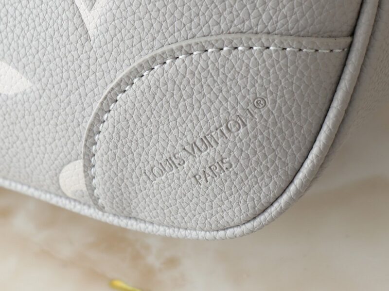 【AT13915】Louis Vuitton モノグラム型押し牛革ボローニュハンドバッグ 🌟✨ ラグジュアリーな都会女性のための必須アイテム | Louis Vuitton Paris