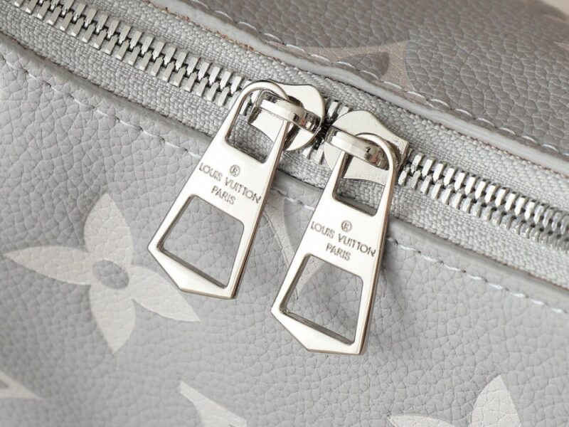 【AT13915】Louis Vuitton モノグラム型押し牛革ボローニュハンドバッグ 🌟✨ ラグジュアリーな都会女性のための必須アイテム | Louis Vuitton Paris