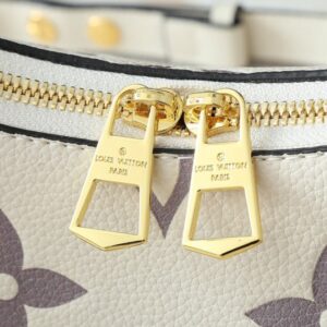 【AT13918】Monogram 純白エンボスカーフスキンハンドバッグ、都会的な女性のための究極のファッションアイテム | LV