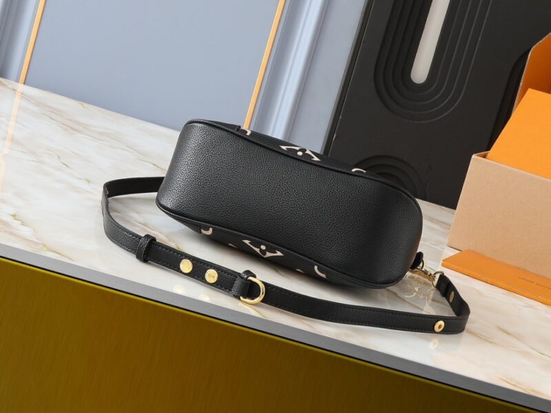 【AT13920】ルイ・ヴィトンのモノグラムエンボス牛革ハンドバッグ、豪華なファッションアクセサリー | Louis Vuitton
