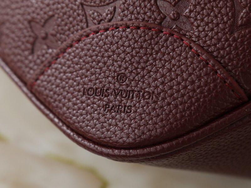 【AT13921】ルイ・ヴィトンのブローニュハンドバッグ - ゴールドチェーンデザインとワインレッドカラー | Louis Vuitton Paris