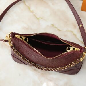 【AT13921】ルイ・ヴィトンのブローニュハンドバッグ - ゴールドチェーンデザインとワインレッドカラー | Louis Vuitton Paris
