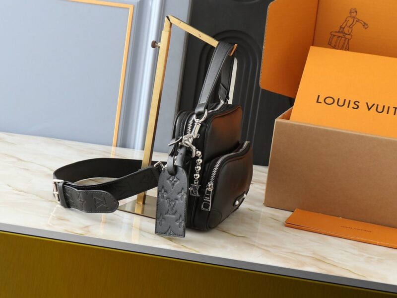 【AT13922】ルイ・ヴィトンLV黒牛革ハンドバッグ パール飾りリベット装飾付き | Louis Vuitton Malletier