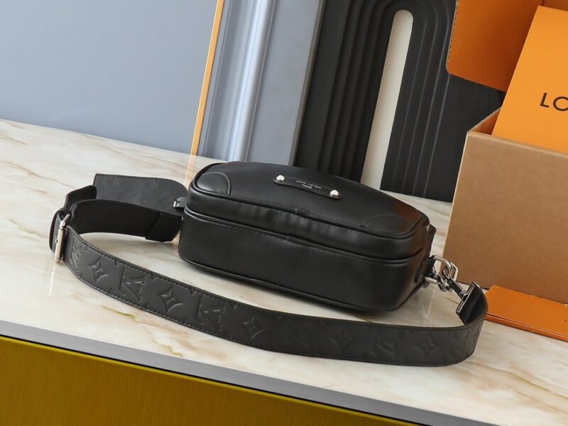 【AT13922】ルイ・ヴィトンLV黒牛革ハンドバッグ パール飾りリベット装飾付き | Louis Vuitton Malletier