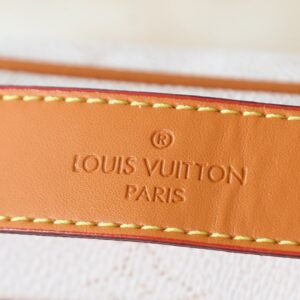 【AT13928】ルイ・ヴィトンの牛革製斜め掛けバッグ - 都会のエレガントな魅力を演出！ | Louis Vuitton