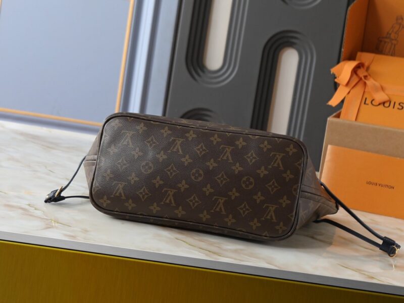 【AT13933】ルイ・ヴィトンNeverfullバッグ：エレガントなDamier Azur素材のハイエンドなバッグ | LV
