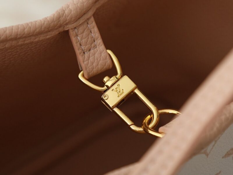 【AT13935】ルイ・ヴィトンのDamier Azur Neverfullハンドバッグ - 軽やかでエレガントなデザイン | Louis Vuitton