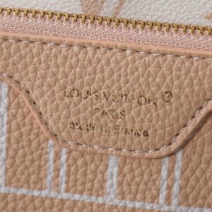 【AT13935】ルイ・ヴィトンのDamier Azur Neverfullハンドバッグ - 軽やかでエレガントなデザイン | Louis Vuitton