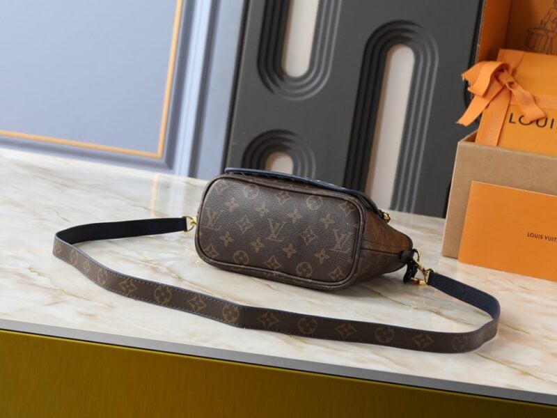 【AT13936】ルイヴィトンNeverfull Damier Azur - 軽やかな質感と華やかな高級感を兼ね備えたショルダーバッグ | Louis Vuitton Malletier