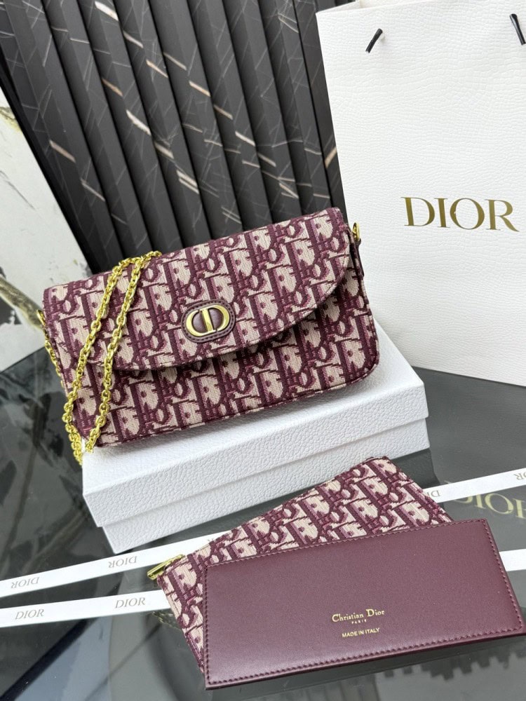 【AT13940】ディオールDior秋冬2025斜め掛けバッグ 豊かな高級感を体験 | Dior Paris