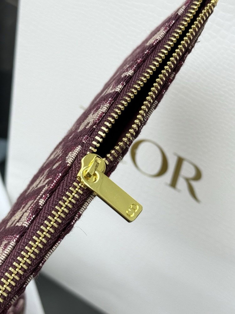 【AT13940】ディオールDior秋冬2025斜め掛けバッグ 豊かな高級感を体験 | Dior Paris