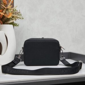 【AT13941】ディオールのクラシックシリーズ レトロデザイン カメラバッグ 黒 牛革素材 | Dior