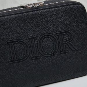 【AT13941】ディオールのクラシックシリーズ レトロデザイン カメラバッグ 黒 牛革素材 | Dior