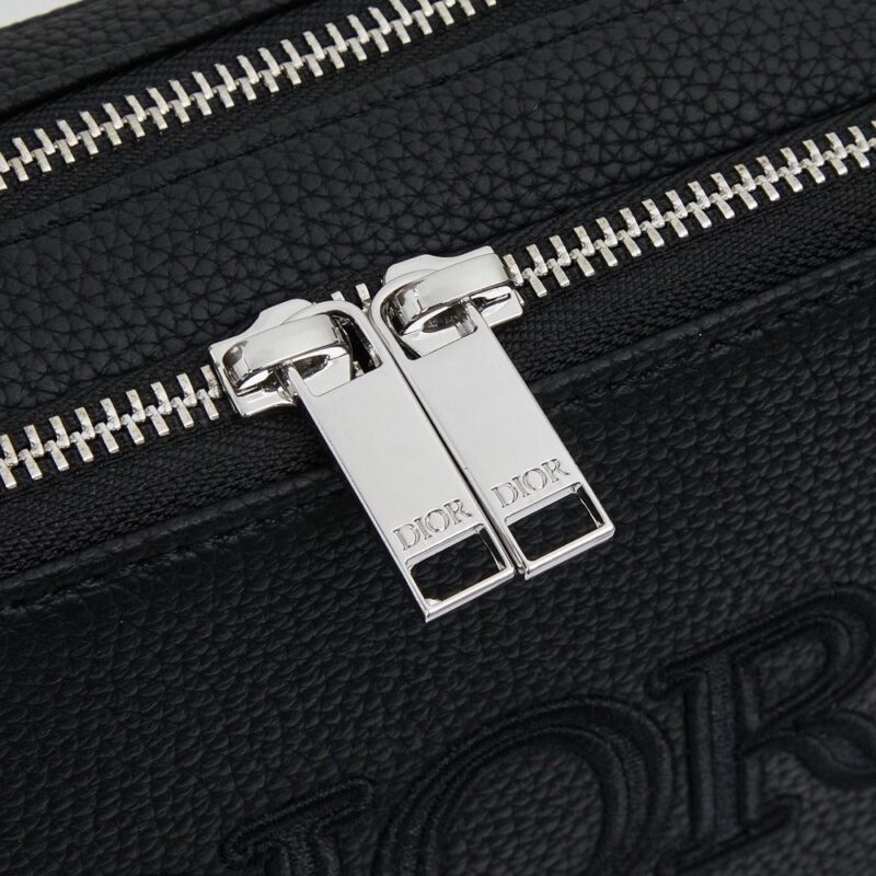 【AT13941】ディオールのクラシックシリーズ レトロデザイン カメラバッグ 黒 牛革素材 | Dior