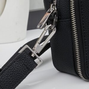 【AT13941】ディオールのクラシックシリーズ レトロデザイン カメラバッグ 黒 牛革素材 | Dior