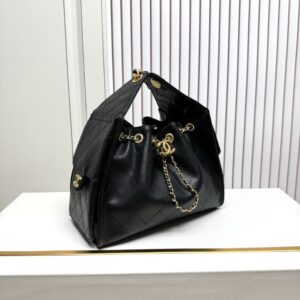 【AT13948】プラダ（Prada）風 ダイヤ柄牛革アクセサリーバッグ、ヴィンテージなゴールドチェーン付き | Chanel