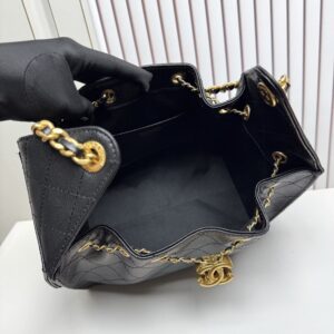 【AT13948】プラダ（Prada）風 ダイヤ柄牛革アクセサリーバッグ、ヴィンテージなゴールドチェーン付き | Chanel